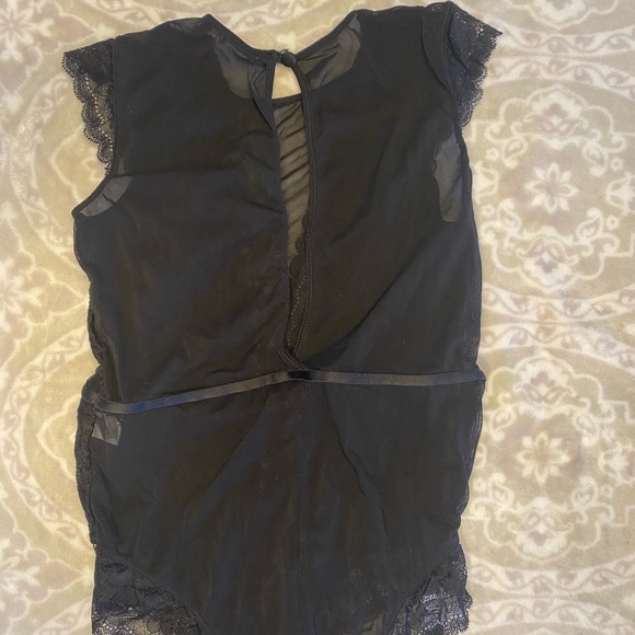 Brandy Melville lace and mesh bodysuit - Picture 4 of 7